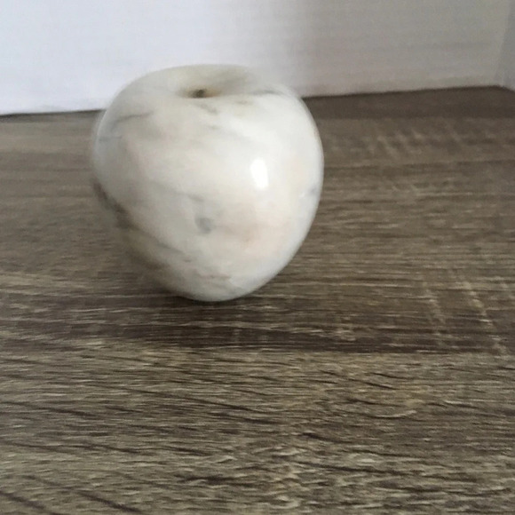 Vintage Marble Apple Decor - White and Grey - Picture 2 of 5